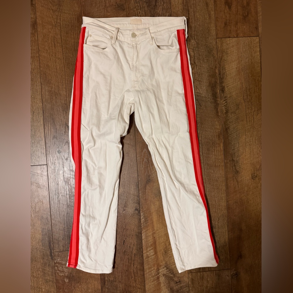 Size 28 mother jeans! Super cute